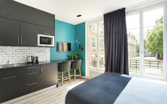 YAYS Paris Zola by Numa