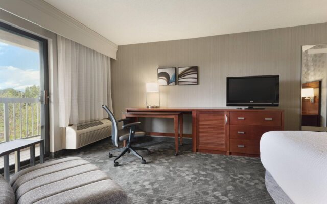 Courtyard by Marriott Akron Fairlawn