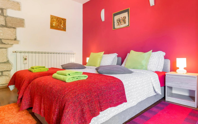 Top Center Apartment