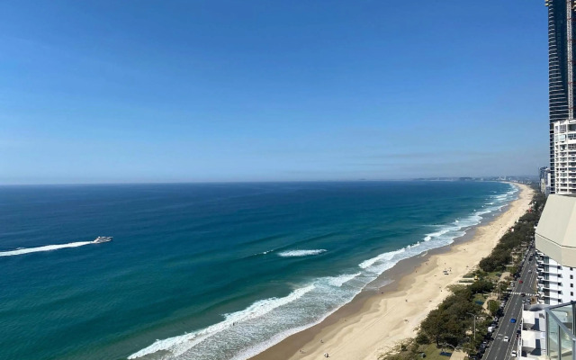 Hi Surf Beachfront Resort Apartments