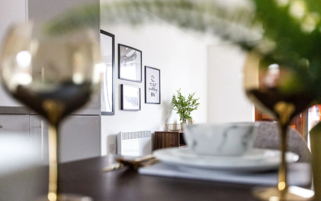 Modern 1-bed - Brand New - Central - Free Wi-fi