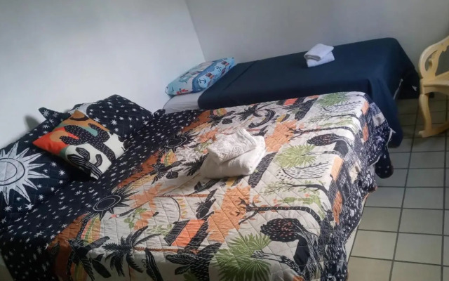 SUITE com BANHEIRO PRIVATIVO e QUARTO DUPLO