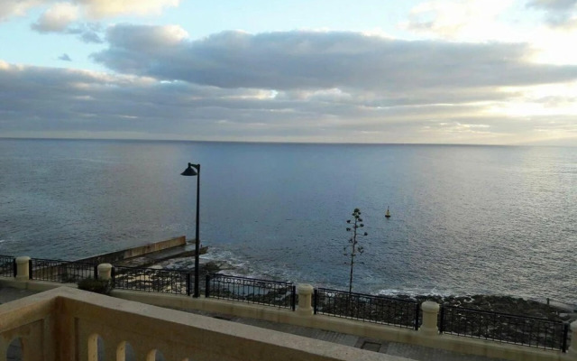 Excellent Views 2-bed Apartment in Marsalforn Gozo