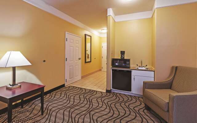 La Quinta Inn & Suites by Wyndham Angleton