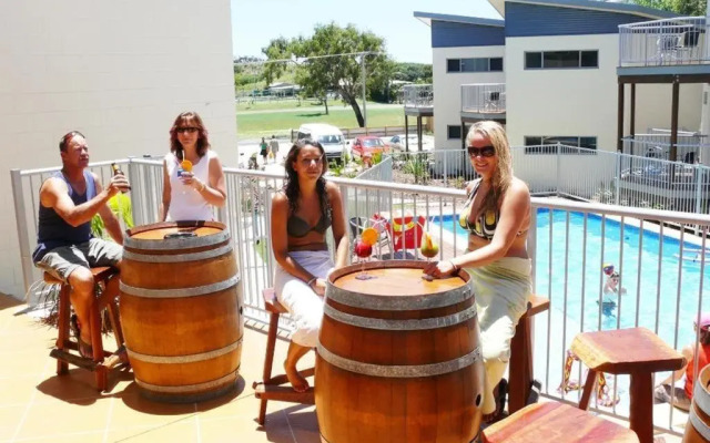 Emu Park Beach Resort