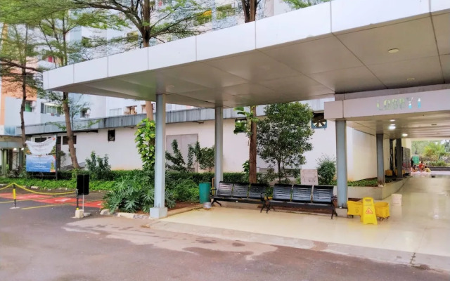 The Royale Sentra Tower Kuning