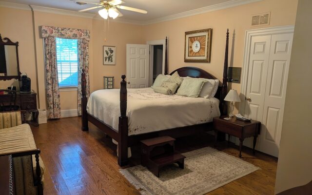 The Virginia Cliffe Inn