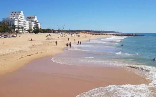 Nice Flat in Quarteira Beach