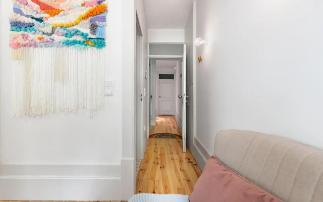 Vibrant flat by São Bento w/balcony - Loureiro140
