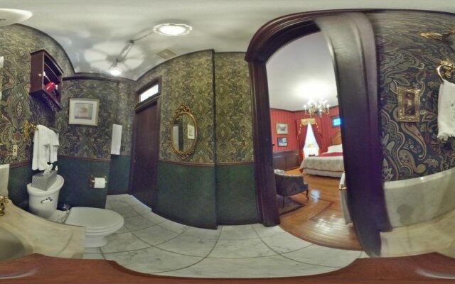 Herrold on Hill Bed and Breakfast