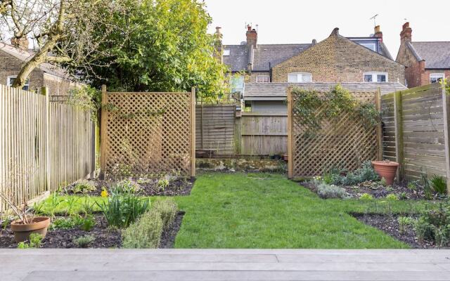 On a Queens Park Parade