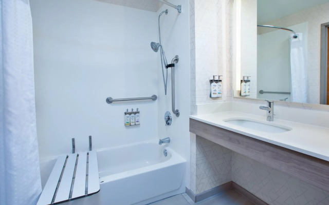 Holiday Inn Express & Suites Buffalo by IHG