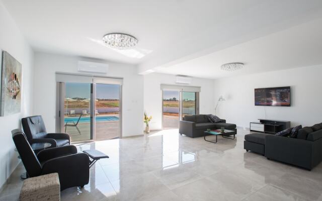 Villa Sienna, Fabulous 6bdr Protaras Villa