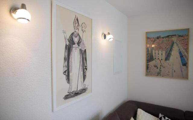 Serious Job Apartment