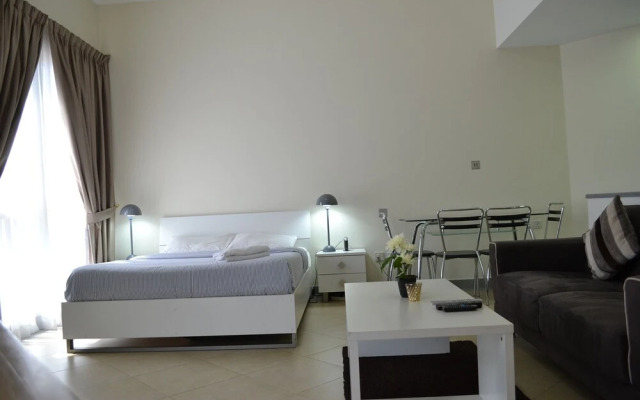 Alia -Bright furnished studio near metro