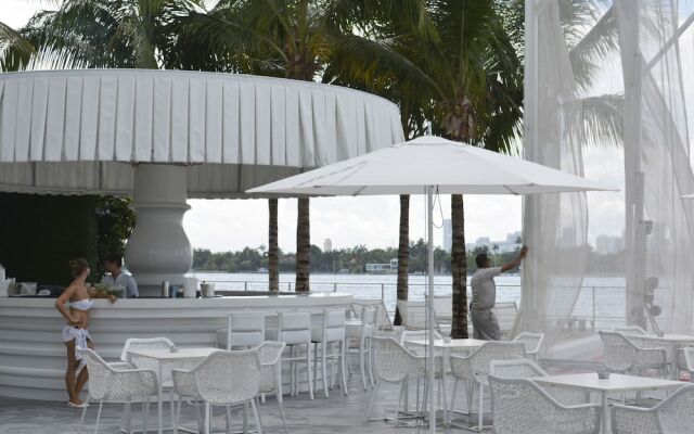 Miami World Rental - Mondrian 821
