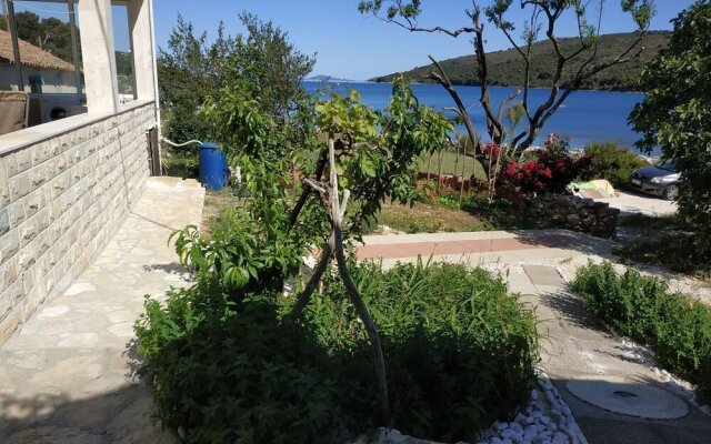 Detached Holiday house few steps from the beach, 2 beautifull sea view terraces
