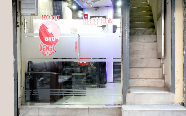 OYO 11642 Hotel Golden Grand