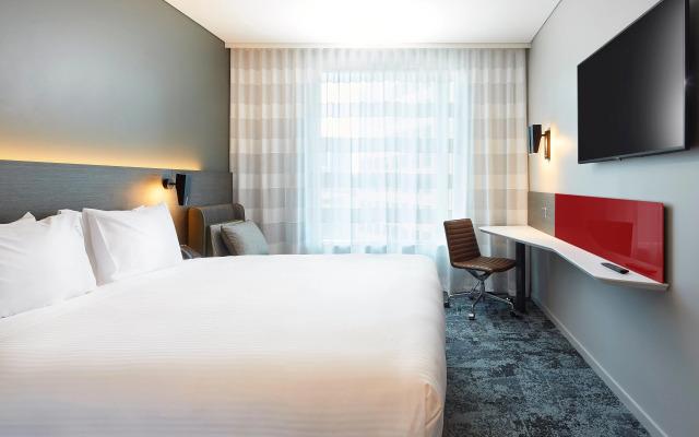 Holiday Inn Express Melbourne Little Collins by IHG