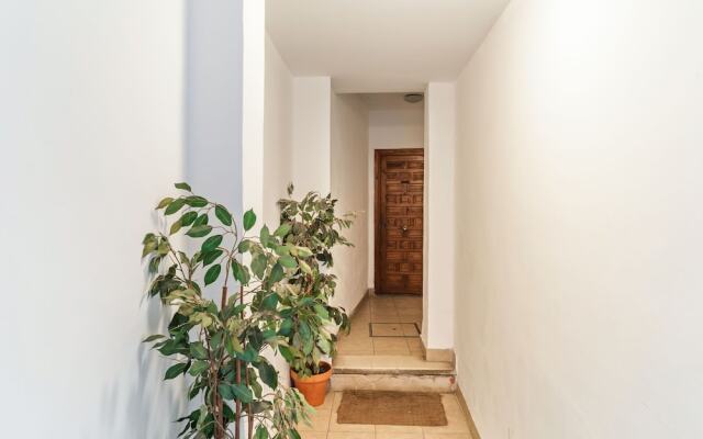 Graceful Apartment in Sevilla near Royal Alcázar