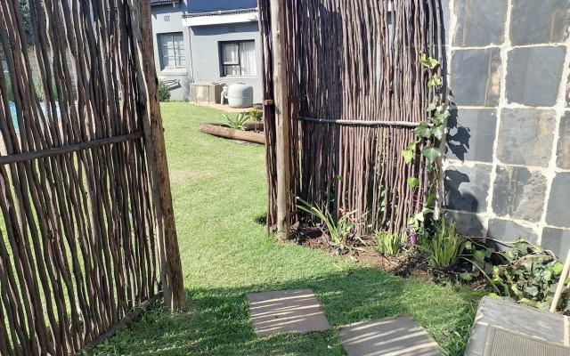 Gugu's Private and Cosy Guest Studio 4