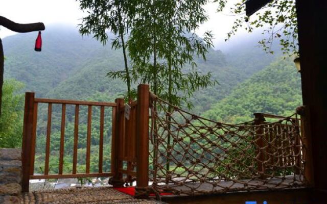 Tree House Guesthouse