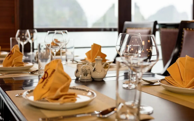 V'Spirit Premier Cruise