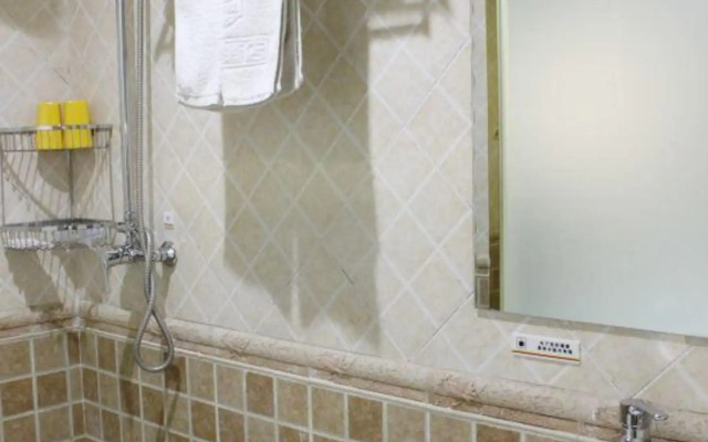 Super 8 Hotel (Beijing South Railway Station Yongdingmen Outer Street)