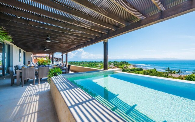 Sunny Vacation Villa 83