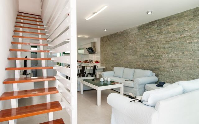 Beachfront Apartment Las Burras Fa03