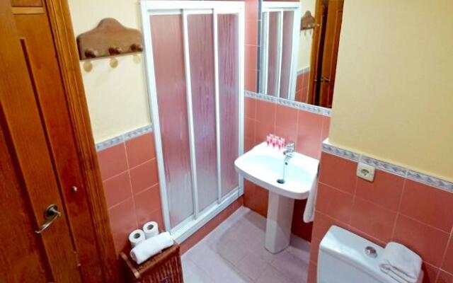 Plaza Andalucía Edificio Enebro 4-6 pax