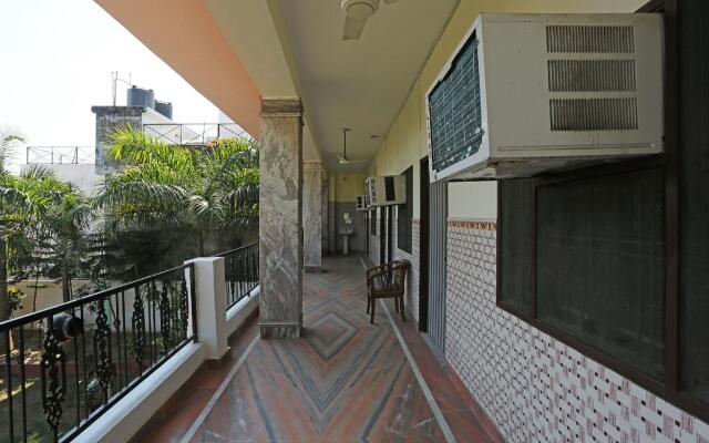 OYO 24529 Hotel Oasis