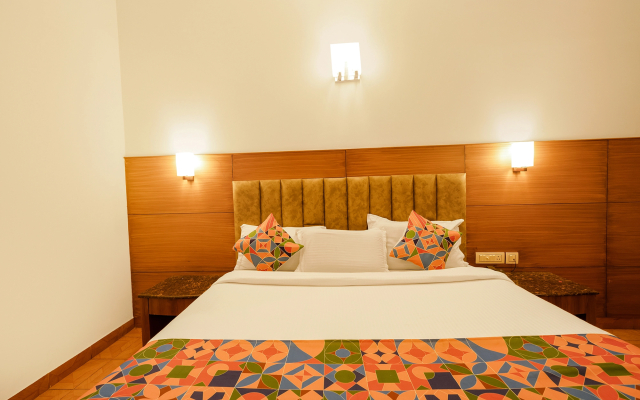 Fabhotel Royale Basant Residency