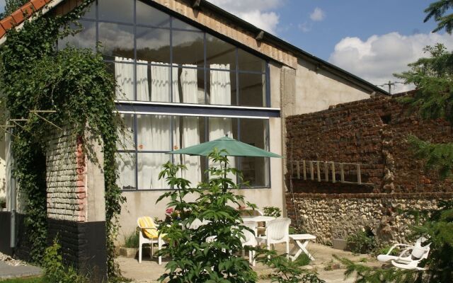 Luxurious Holiday Home near Courset with swimming pool