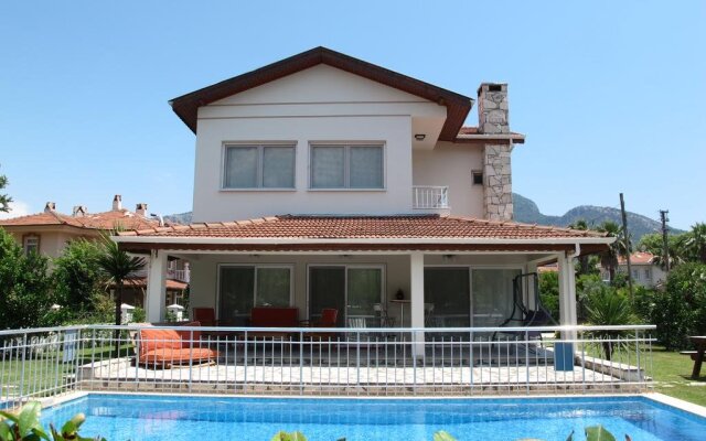 Crescent Villa
