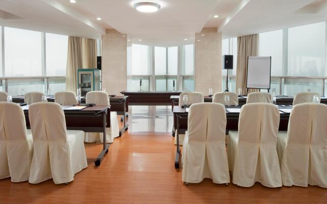 Holiday Inn Shanghai Jing'an by IHG