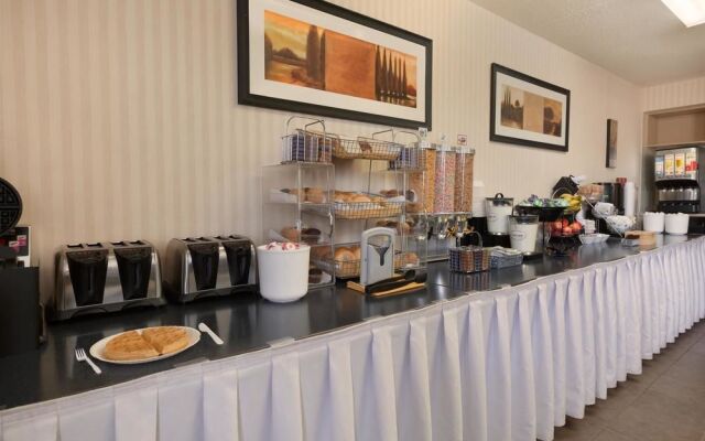 Travelodge Calgary MacLeod Trail