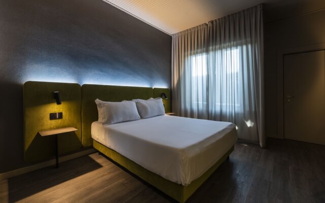 MEALBA HOTEL Suite & Pool