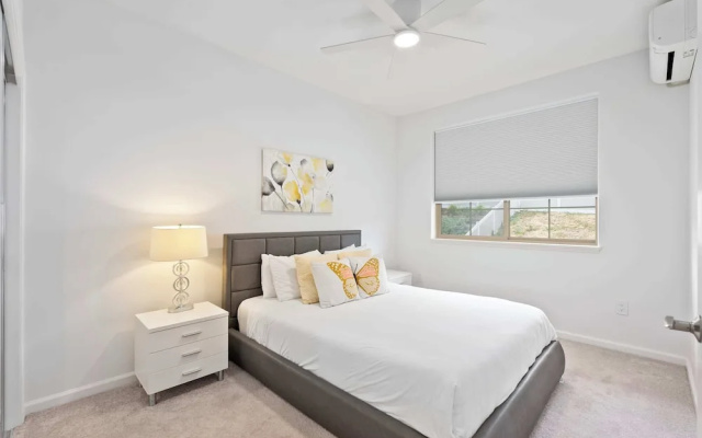 @marbella Lane - Elegant 3BR w/ Marvelous Views