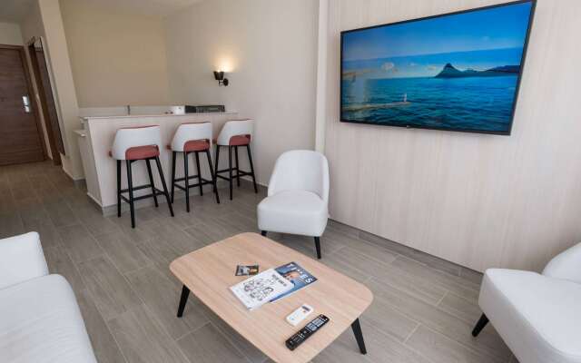 Super 8 By Wyndham Manzanillo