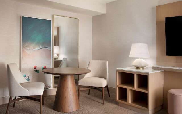 Hilton Santa Monica Hotel & Suites