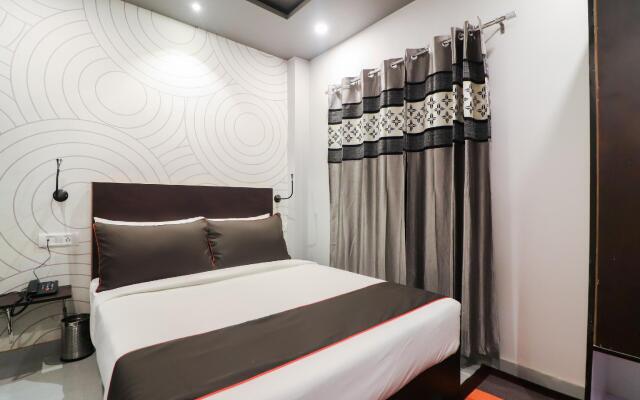 Collection O 45871 Sonica Gold Civil Lines