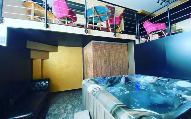 Mieuxqualhotel jacuzzi privatif Love room