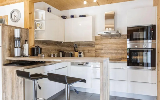 Superior Chalet With Whirlpool