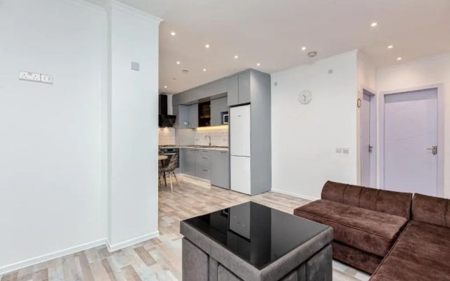 Ground Floor Bright Luxury 1Bedroom Apartment with Free Parking