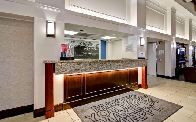 Hampton Inn & Suites by Hilton Calgary-Airport