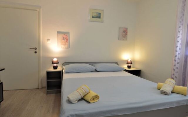 Apartment Klarić Ammoudi 25978
