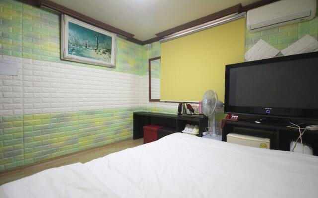 Busan Seomyeon Samcheonjang