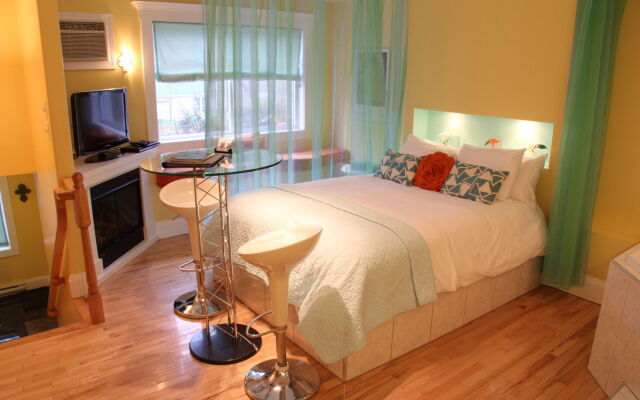 Leaside Manor by The Leaside Group