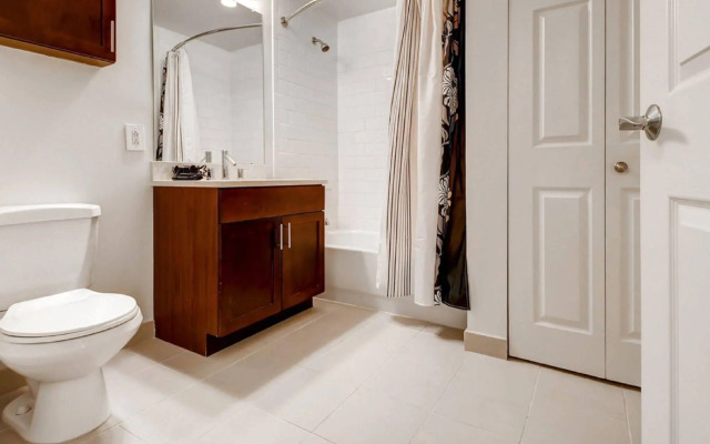 Global Luxury Suites at Tiverton Ave